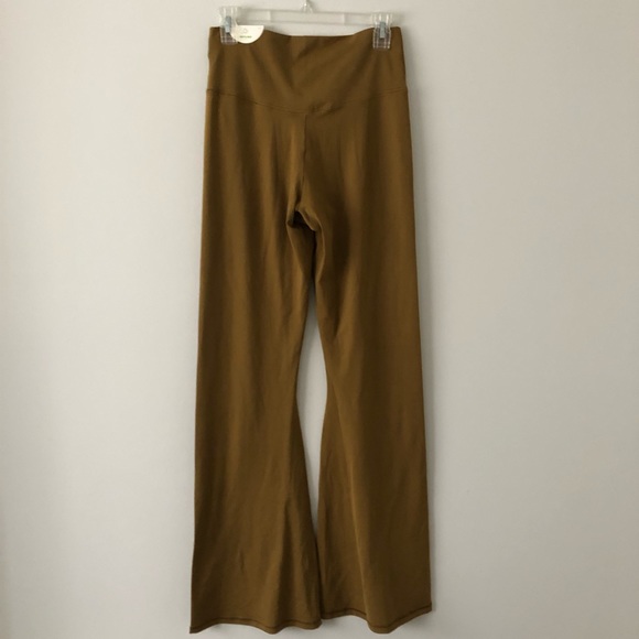 OFFLINE By Aerie Real Me High Waisted Crossover Flare Legging - Picture 4 of 7